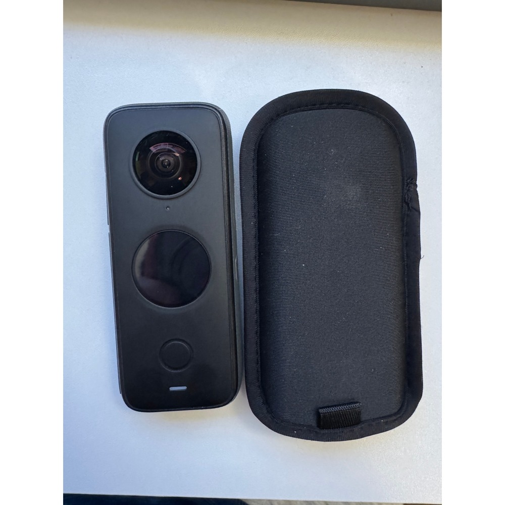Insta360 ONE X2 360 Camera Pocket Size Action Cam Waterproof 2 extra batteries - Picture 2 of 3